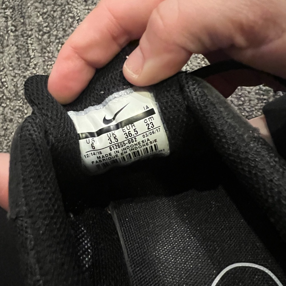 Black Nike sneakers size 6- worn once